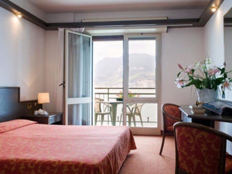 Hotel Drago Brenzone sul Garda Zewnętrze zdjęcie