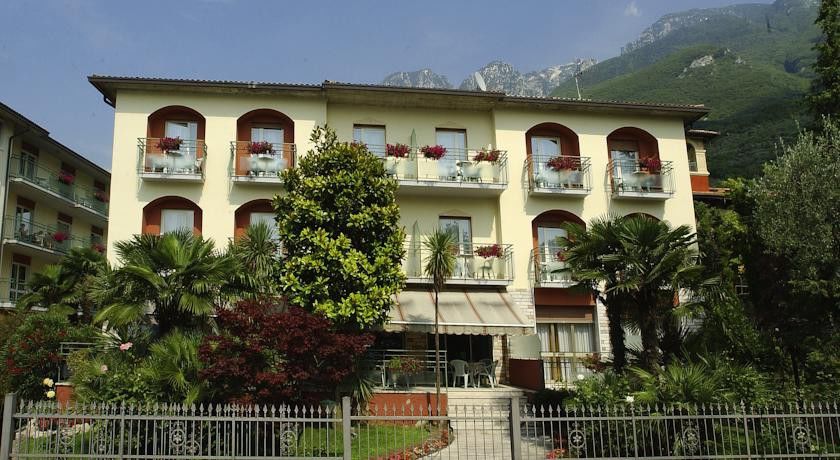 Hotel Drago Brenzone sul Garda Zewnętrze zdjęcie